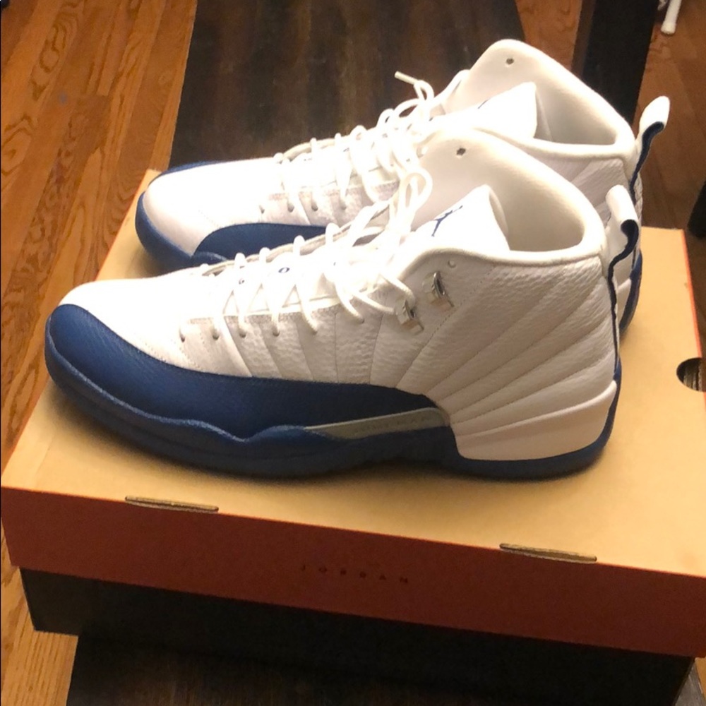 Shoes - Picture 4 of 6